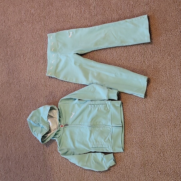 2 PC Puma outfit - Picture 1 of 14